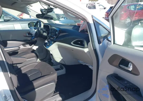 2024 Chrysler Voyager Lx z USA, uszkodzony, nr VIN 2C4RC1CG5RR183797